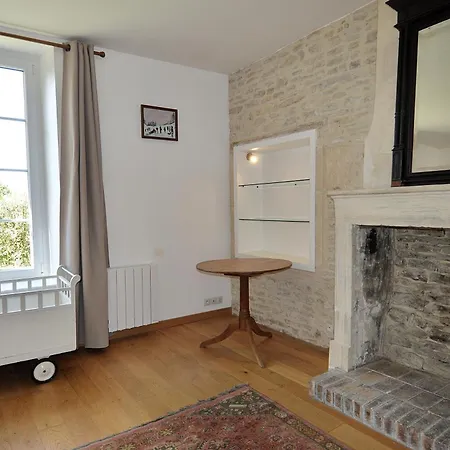 Prázdninový dům Le Couvent, Grande Maison En Pierre Avec Jardin Meuvaines