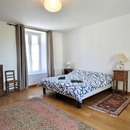 Vakantiehuis Le Couvent, Grande Maison En Pierre Avec Jardin *