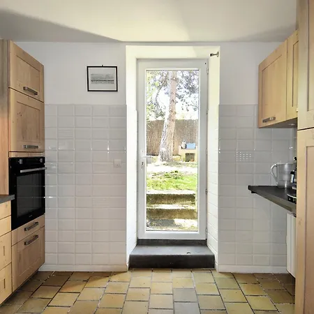 Prázdninový dům Le Couvent, Grande Maison En Pierre Avec Jardin