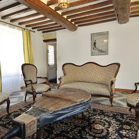 Prázdninový dům Le Couvent, Grande Maison En Pierre Avec Jardin *